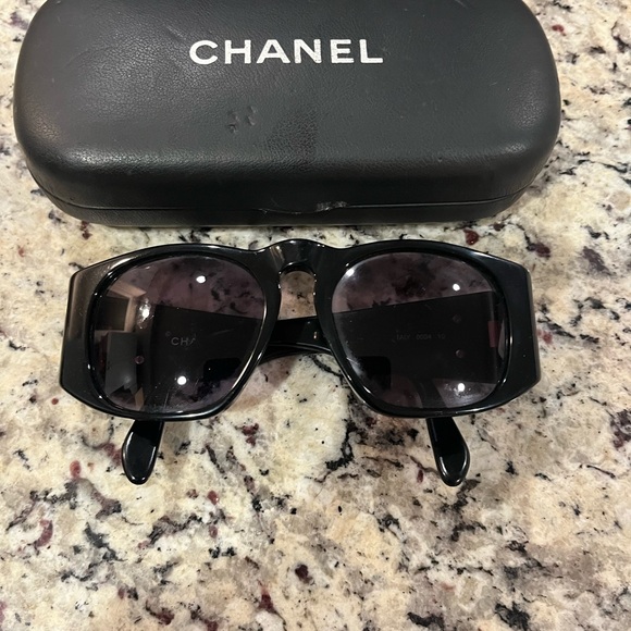 CHANEL Glossy Black Sunglasses with Case
